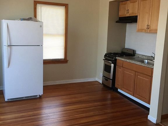 5th image of 453 Beach 123rd St Floor 2