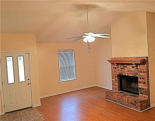2nd image of 19 Fleetwood Pl