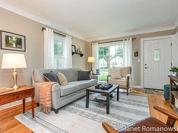 4th image of 919 Mayhew Wood Dr SE