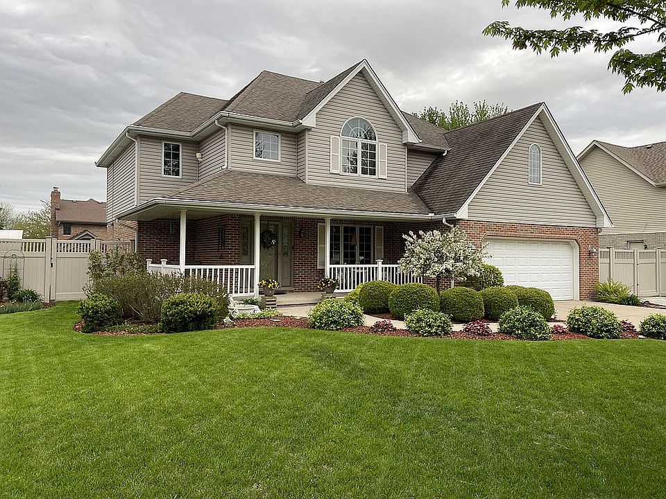 Welcome to 1010 Erins Glen D