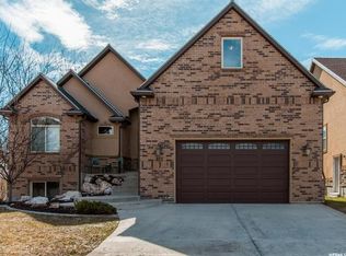 902 N Daniels Dr, Centerville, UT 84014