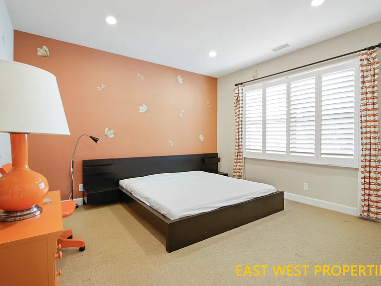 42 Royal Grv — Photo 25