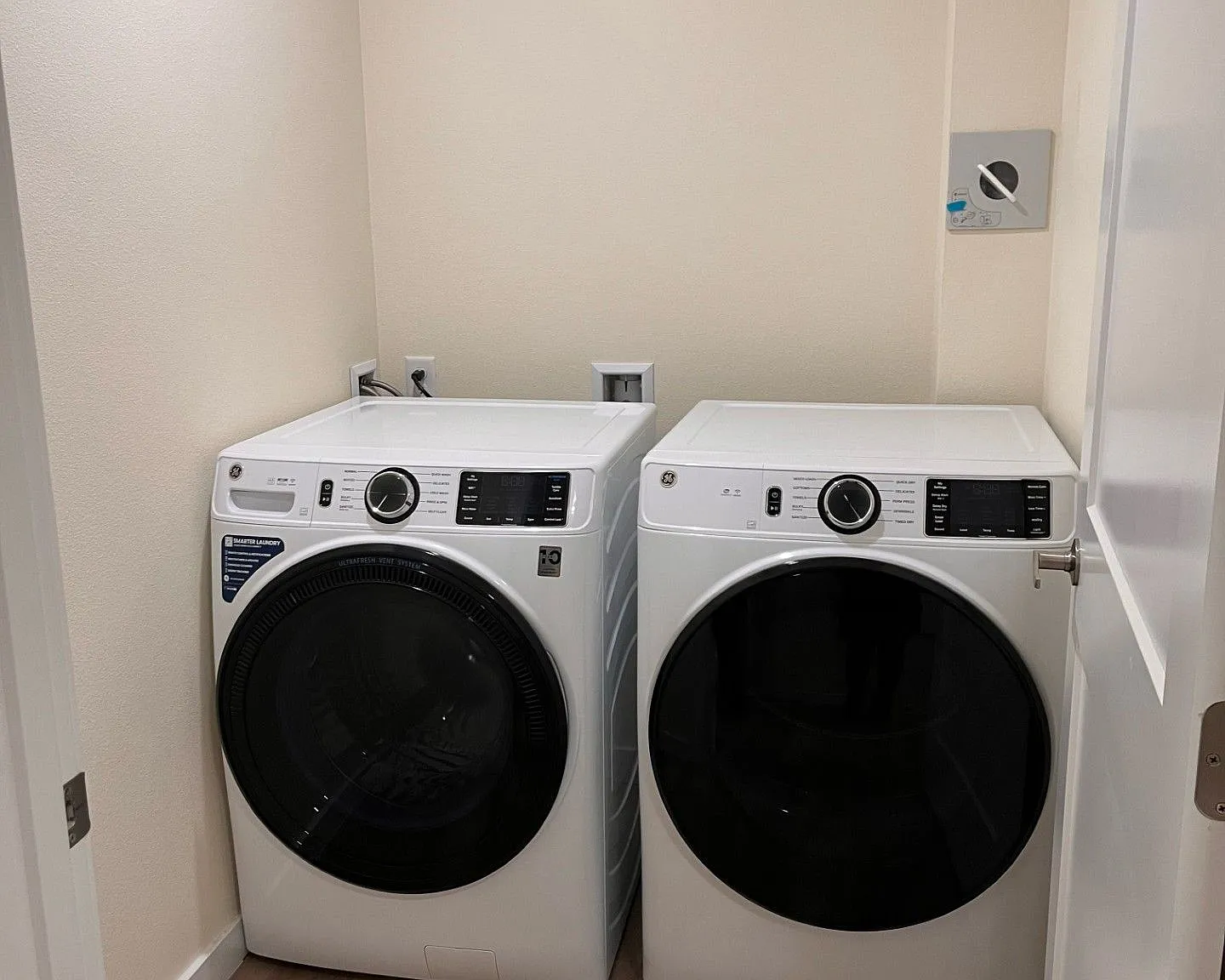 Alena Apartments — Photo 4
