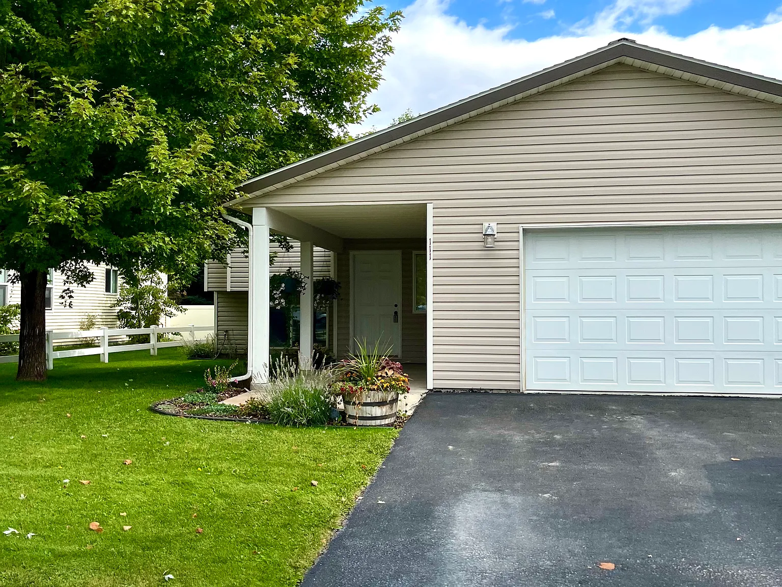 4 bed, 2474 sqft, $3,400 — Photo 1
