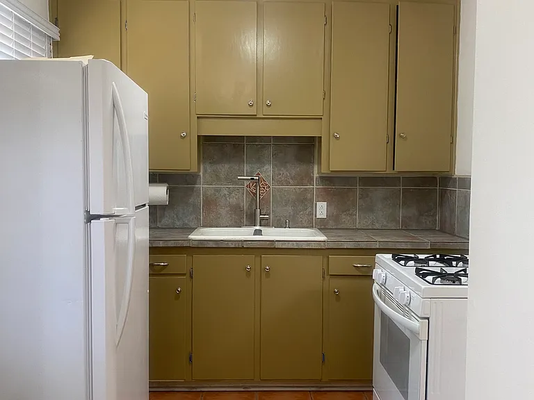 1213 Girard Blvd SE #A — Photo 10
