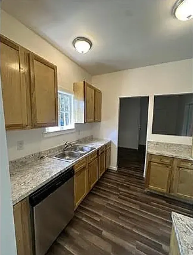 3 bed, 1576 sqft, $1,795 — Photo 4