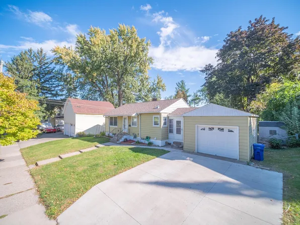 640 Hazel St N, Saint Paul, MN 55119