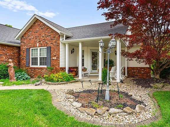 5th image of 1 Pin Oak Ct