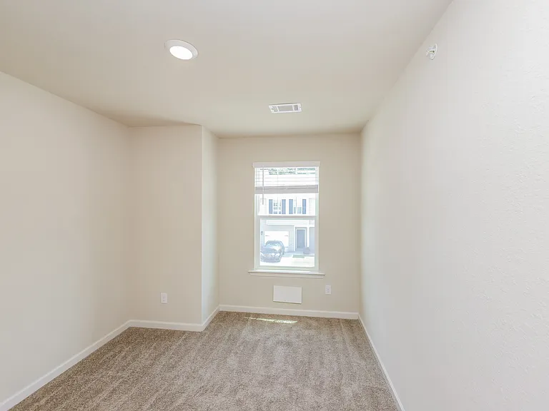 304 Highwood Ln — Photo 11
