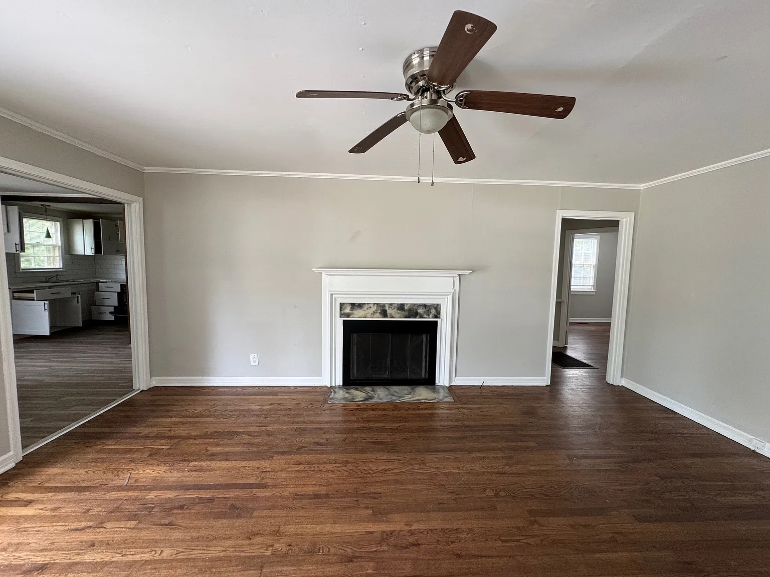 3 bed, 1053 sqft, $1,150 — Photo 2