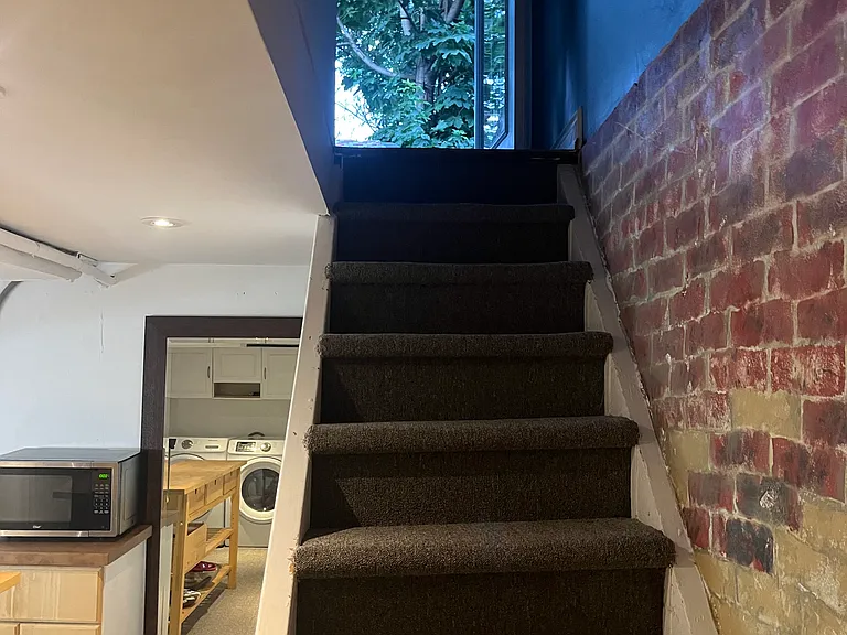63 Queensbury Ave — Photo 11