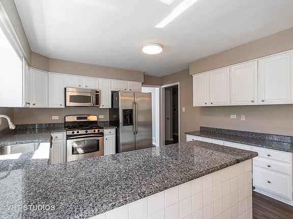 4th image of 1241 W Bedford Dr