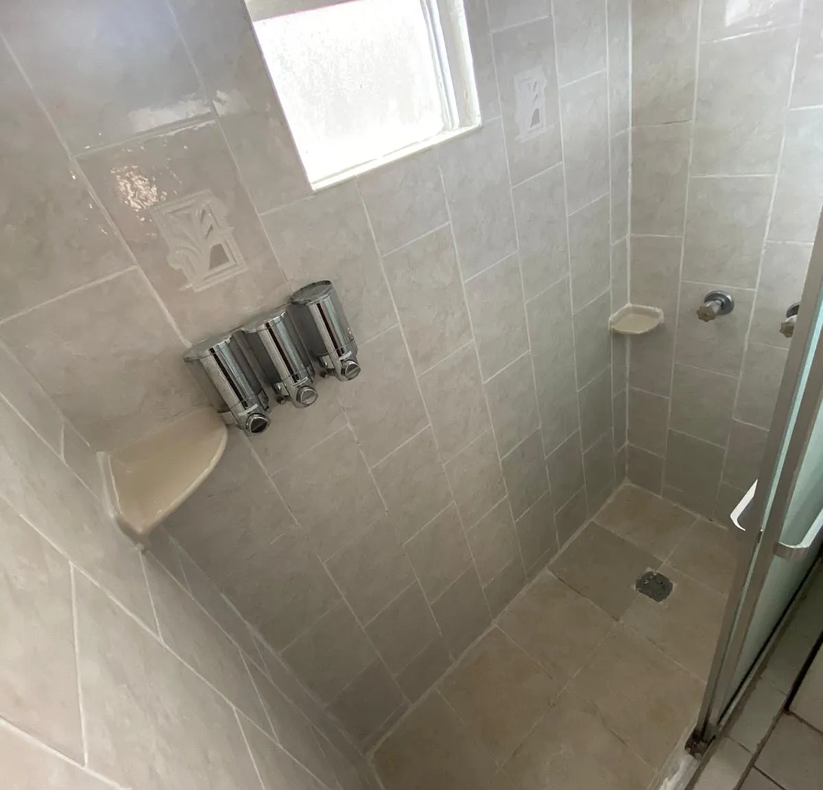 2 bed, 2390 sqft, $2,500 — Photo 1
