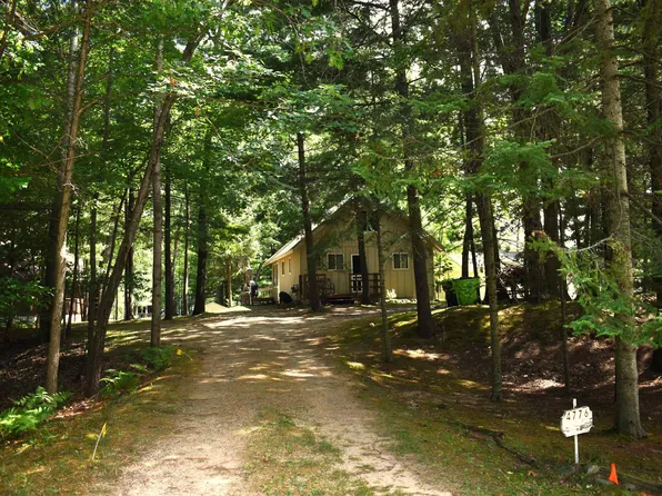 4776 Lancer Cir, Gladwin, MI 48624