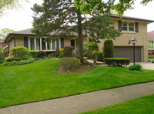 792 S Prospect Ave, Elmhurst, IL 60126