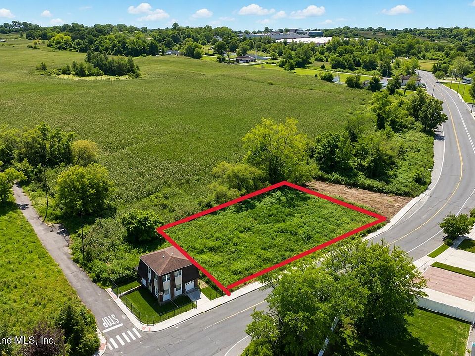 1st image of 520 Mill Rd