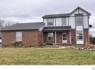 57893 Apple Ln, New Hudson, MI