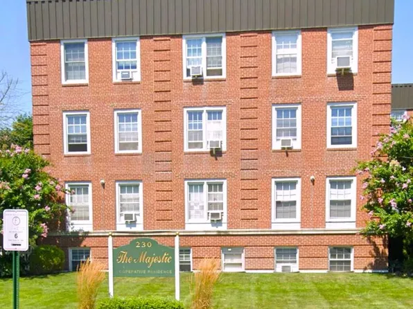 230 Central Ave #1F, Lawrence, NY 11559