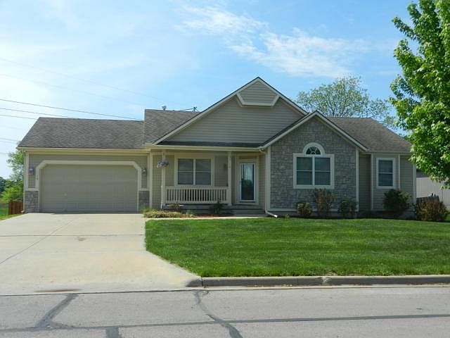 1st image of 19 Holly Ln