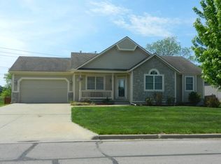 19 Holly Ln, Paola, KS 66071
