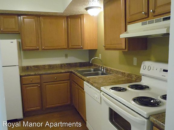 4th image of 8814 Royal Manor Dr #8627272