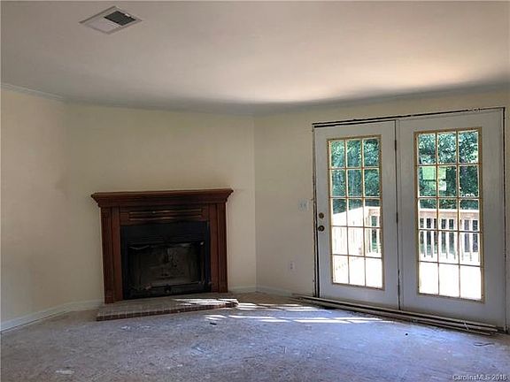 5th image of 840 Howard Ave
