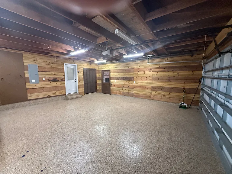 2374 Stafford Dr — Photo 49