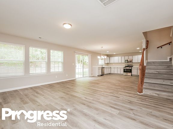 4th image of 7 Nolen Dr