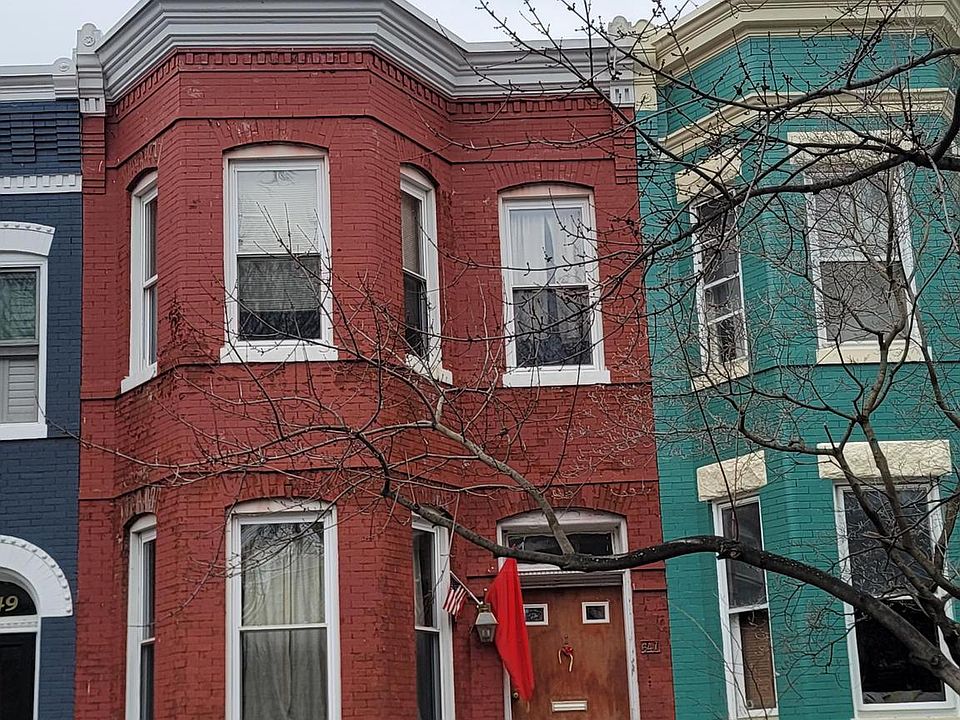 2nd image of 647 G St SE