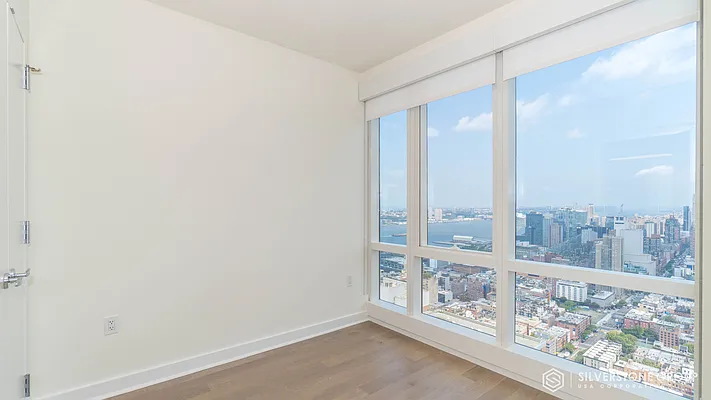 Rented by Silverstone Group USA Corp. | media 30