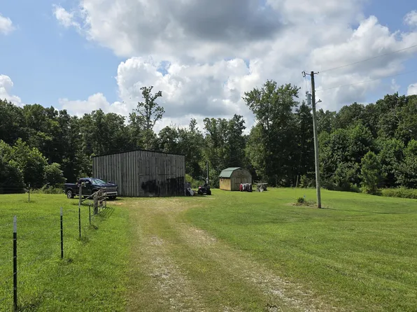 381 Grapevine Rd, Crossville, TN 38572