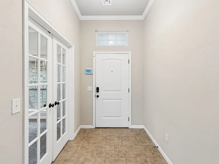 1751 Lexington Ct — Photo 5