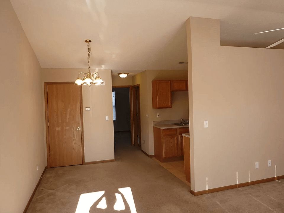 40th A2 - Living Room