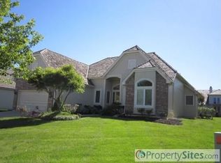 9830 Chestnut St, Lenexa, KS 66220