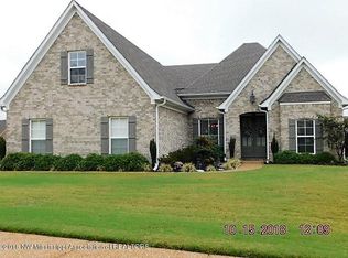 1716 Robertson Place Dr, Hernando, MS 38632