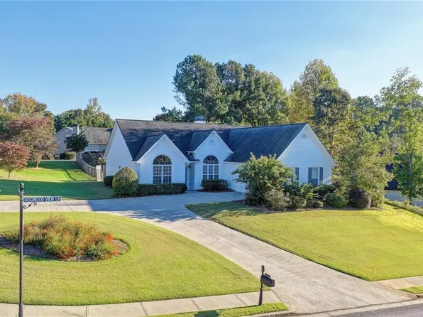297 Dogwood View Ln, Suwanee, GA 30024
