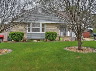 1910 Home Park Ave, Decatur, IL 62526