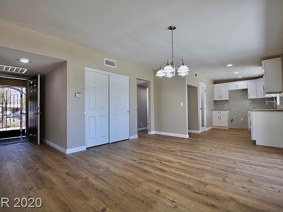 5th image of 3136 Jansen Ave