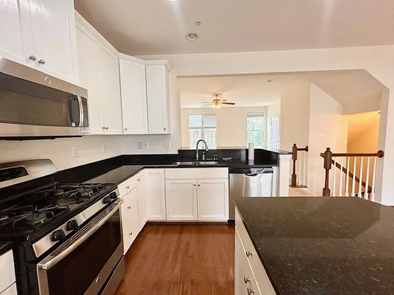 7473 Singers Way — Photo 23