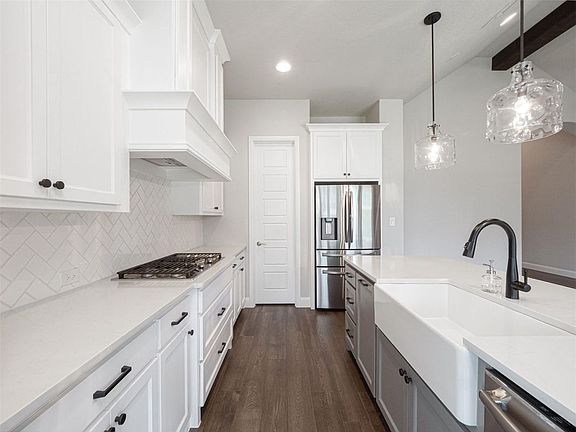 2nd image of 4412 La Roche Ave