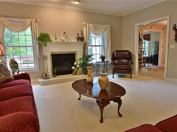 3rd image of 5329 Sabrina Ln