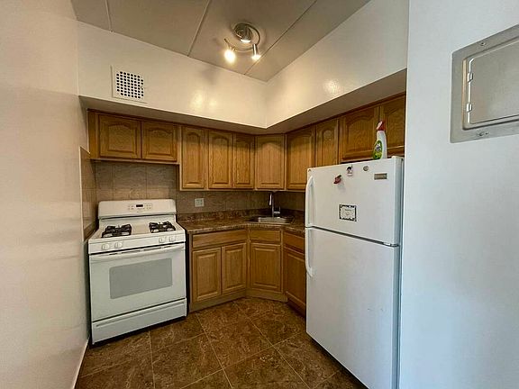 5th image of 20-72 Steinway St #31