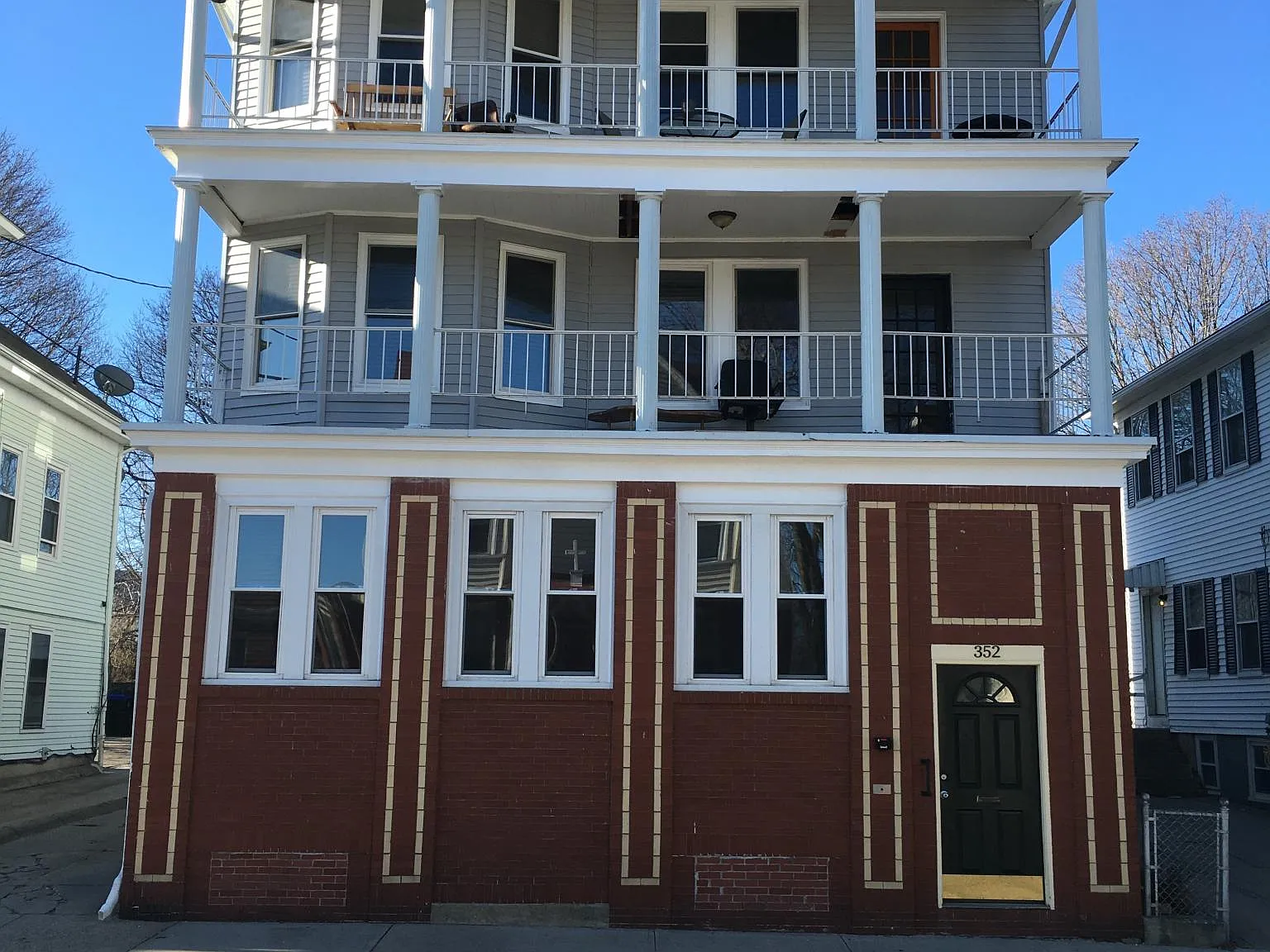 352 Branch Ave — Photo 4