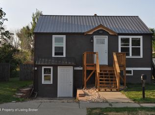 409 6th St W, Lemmon, SD 57638