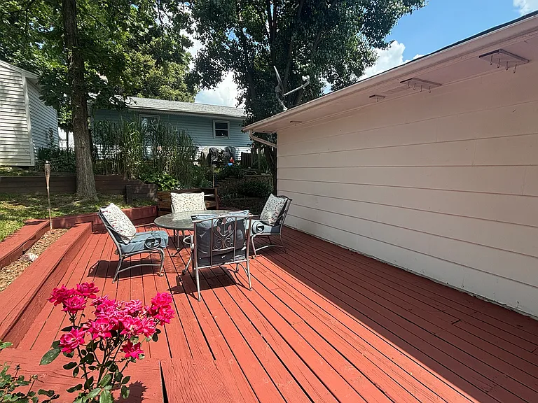 512 Woodland Ct — Photo 15