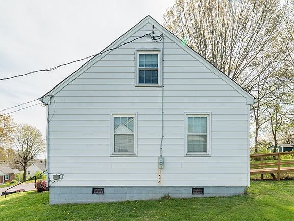 5th image of 1329 Fort Manor Dr