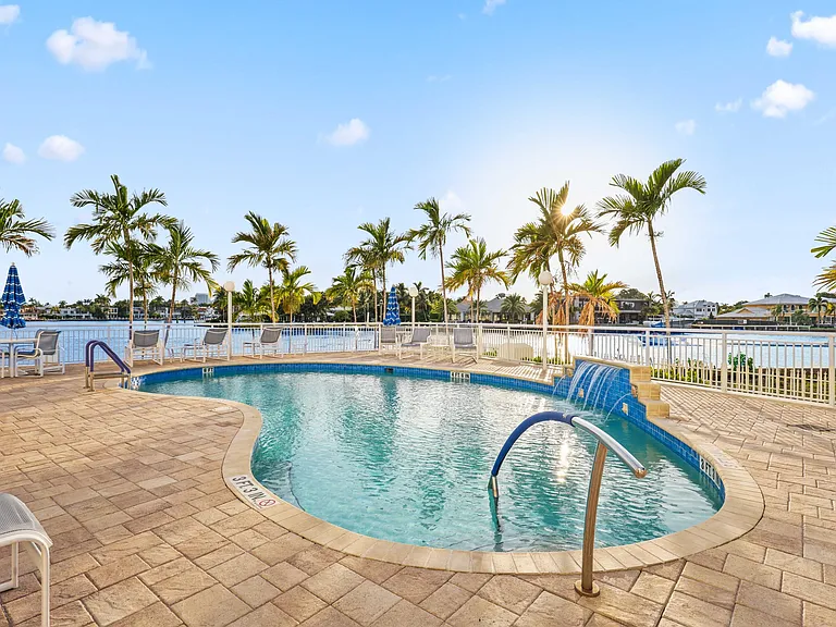 511 Bayshore Dr #401 — Photo 43