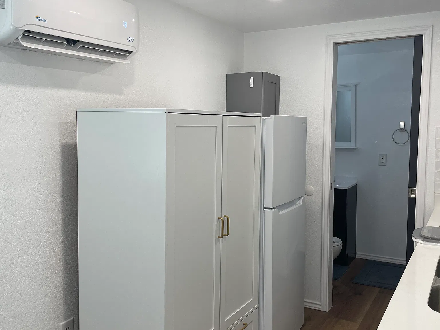 Studio, 160 sqft, $850 — Photo 3
