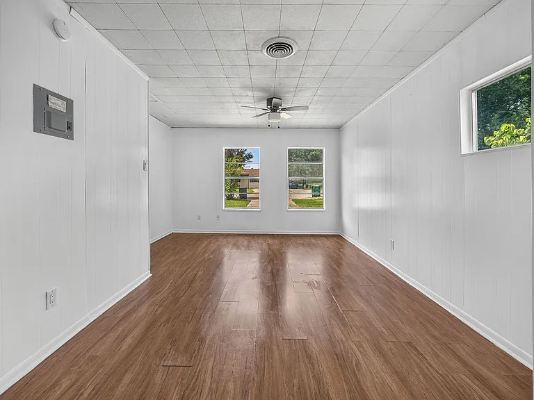8011 Pistol Ln — Photo 17