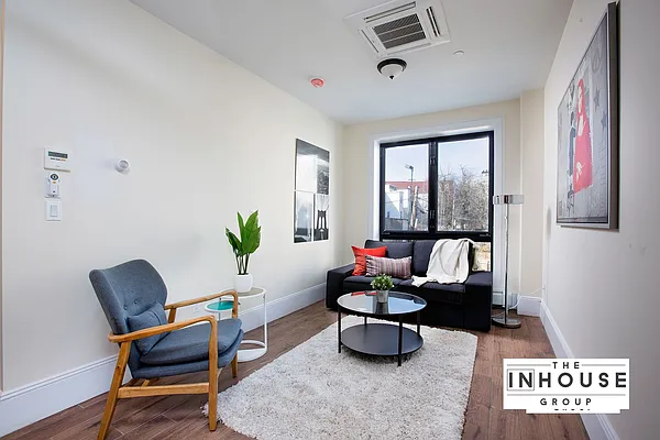 Rented by The InHouse Group | media 11